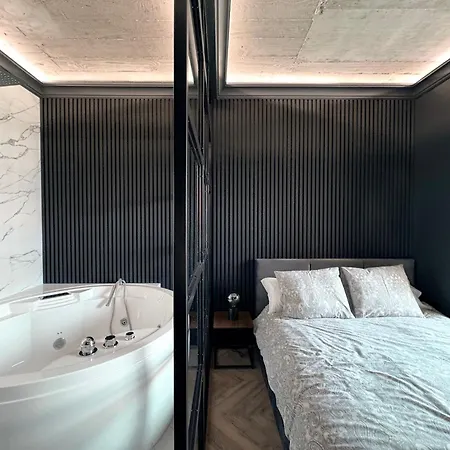 Apartament Chic Jacuzzi - Old Town *