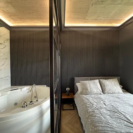 Apartament Chic Jacuzzi - Old Town Kraków